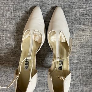 Vintage Bill Blass Cream T-Strap Pointed Toe Shoe